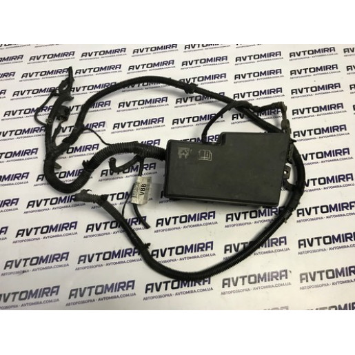 Блок предохранителей моторный Ford Focus 2 2005-2010 3M5T14A142